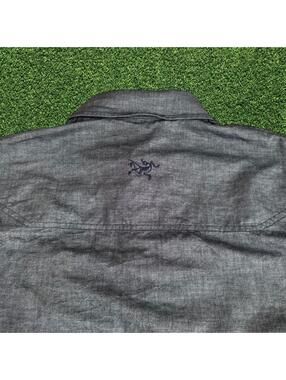 Arc'teryx Grey Button Up Shirt Technical Outdoor Shirt Size S